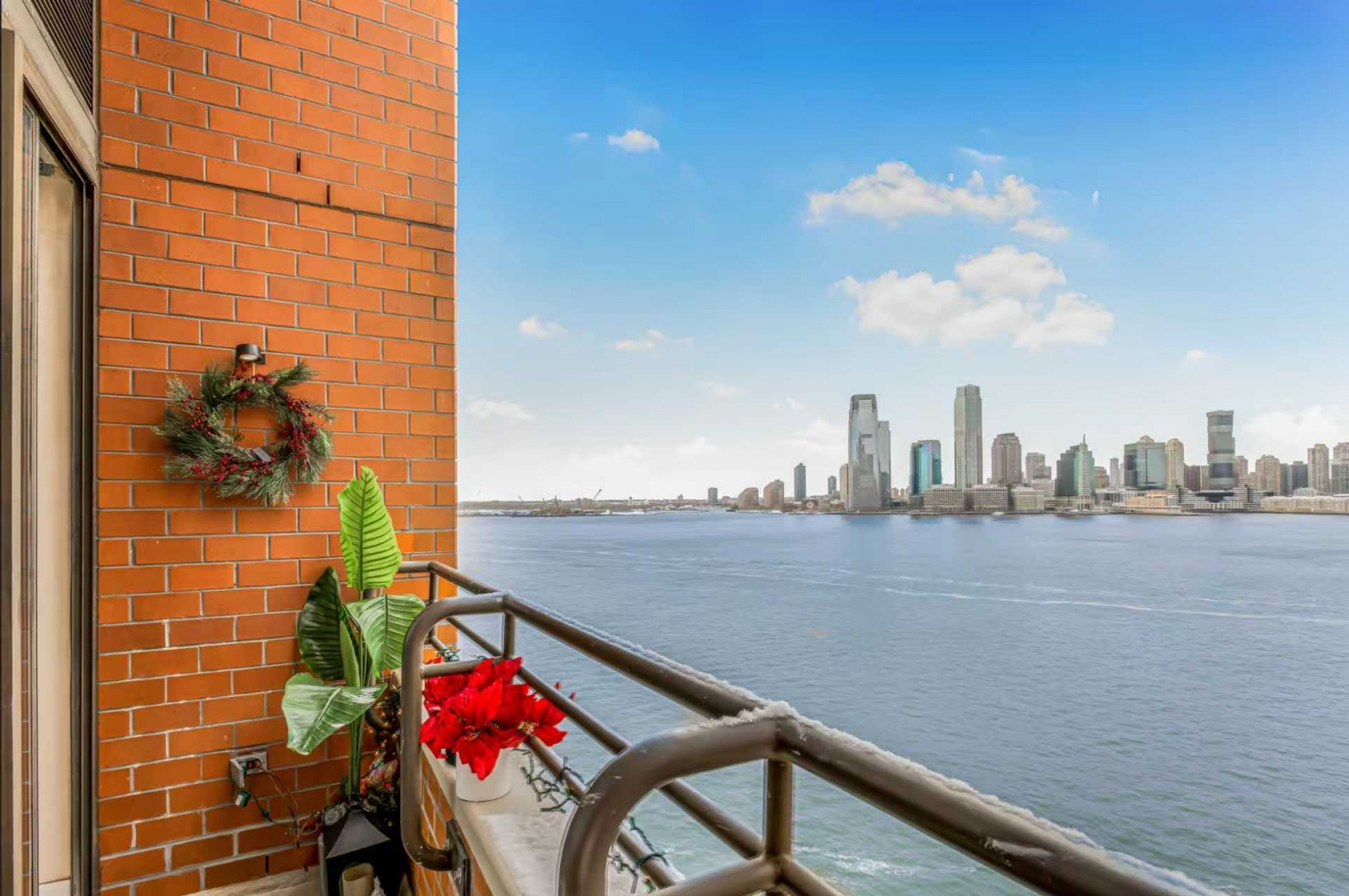 LT-8A Liberty Terrace